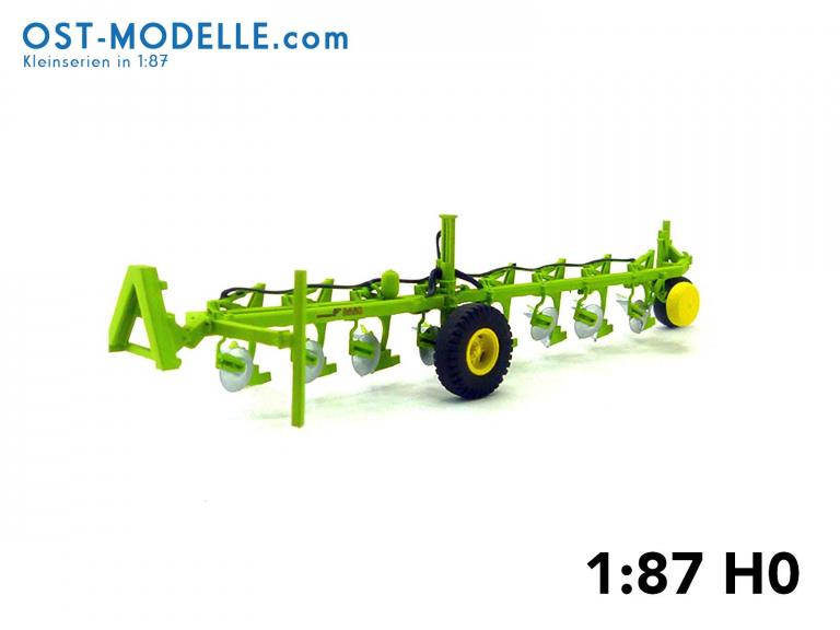 Aufsattelbeetpflug Fortschritt B550 Transportstellung grün neu